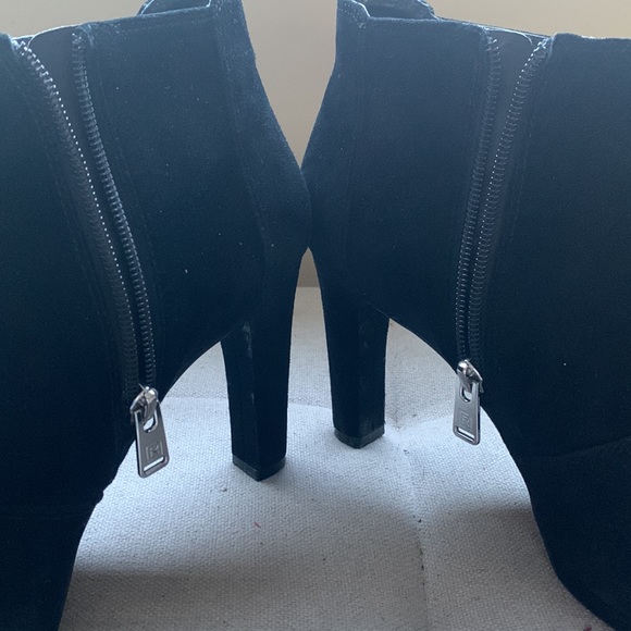 Rockport Women's Suede Black Boots Size 10 Side Zip - Picture 2 of 15